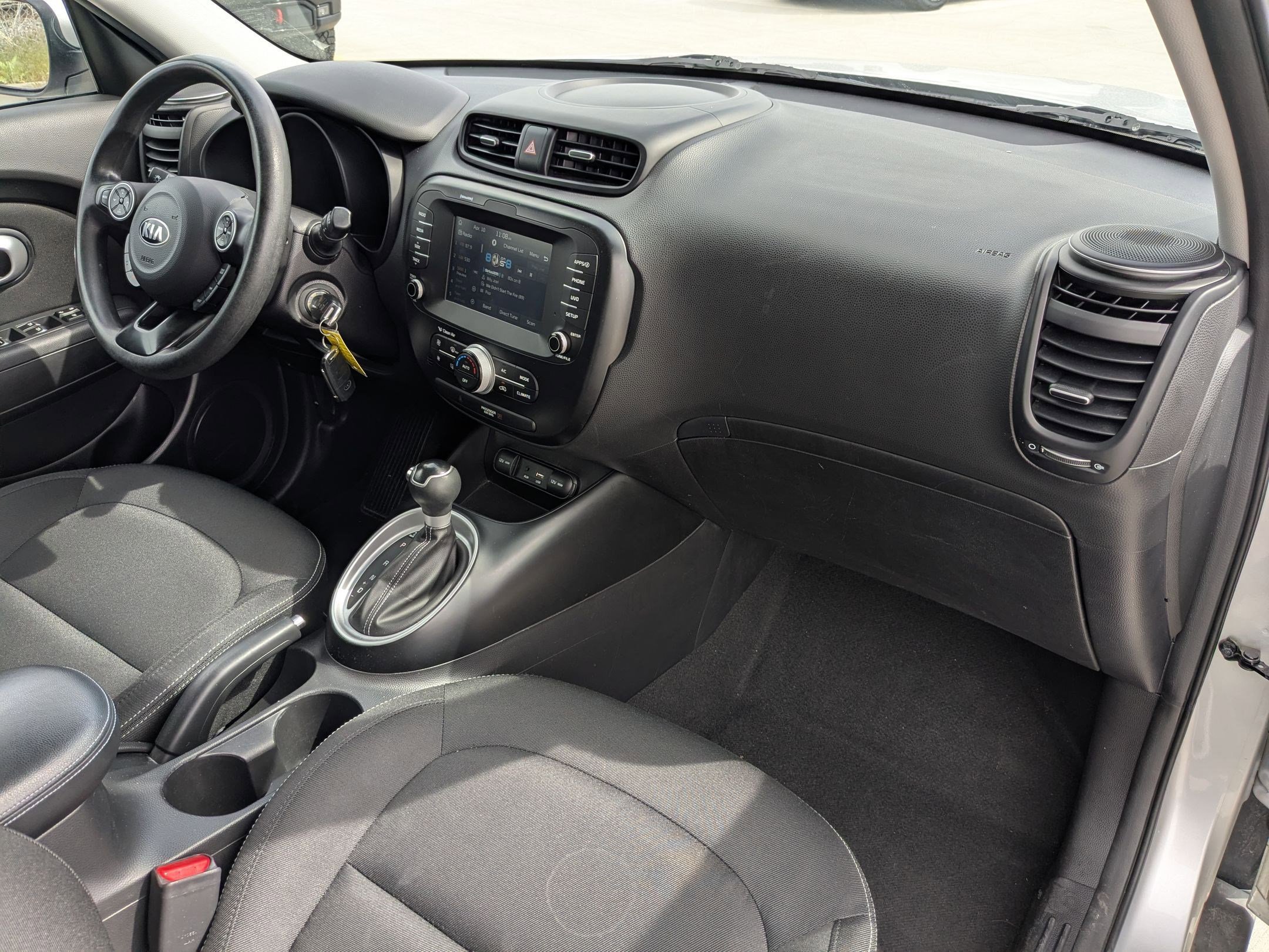 Used 2019 Kia Soul + image 28