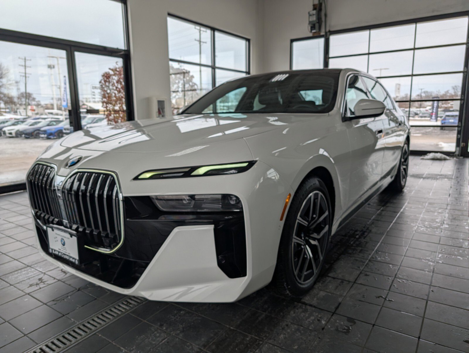 Certified 2024 BMW 760i xDrive image 5