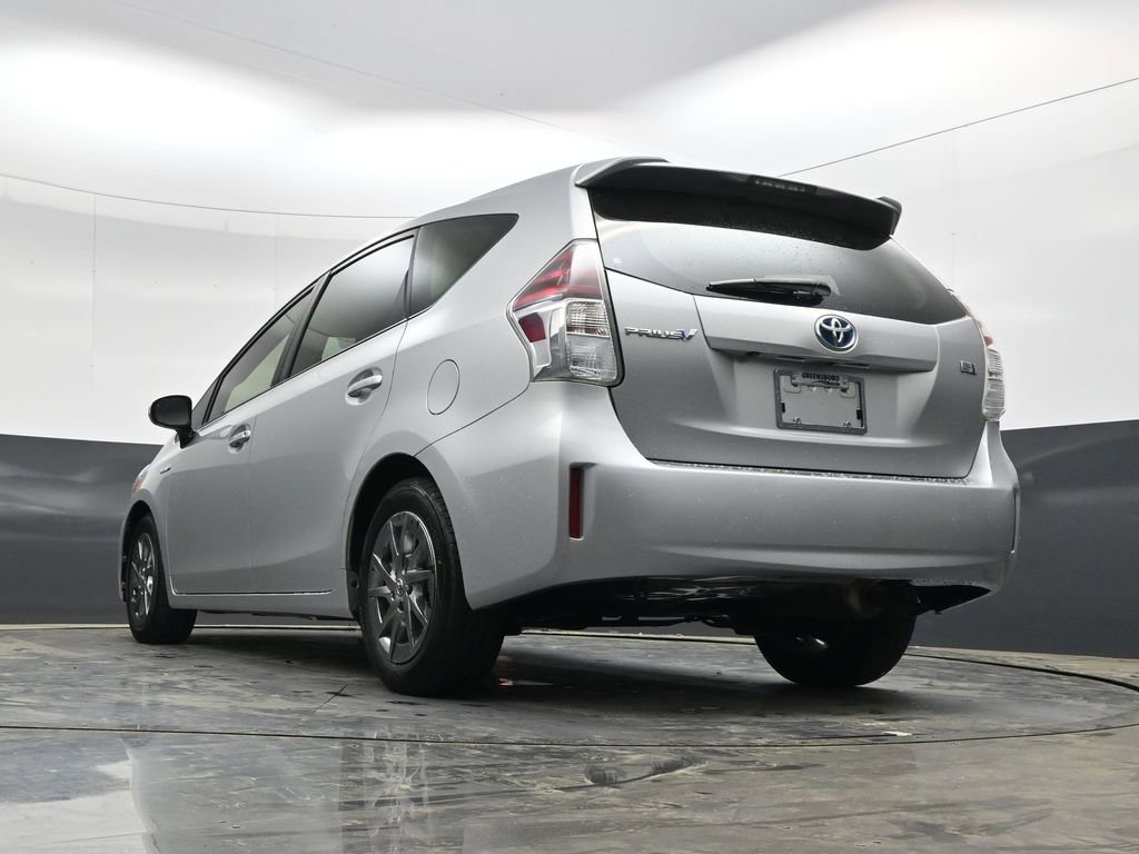 Used 2017 Toyota Prius V Two image 28