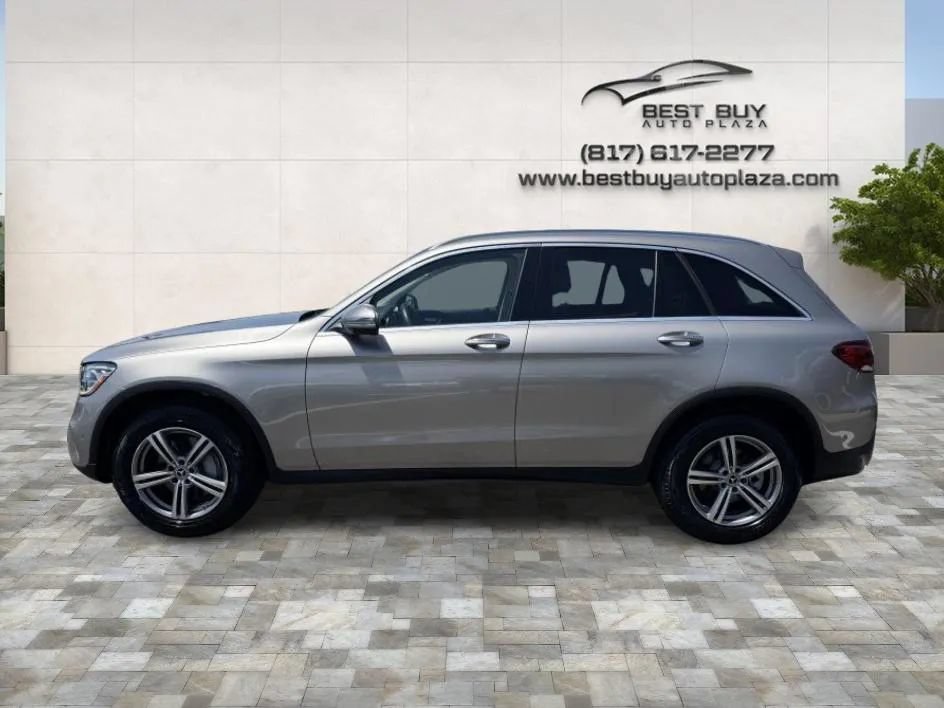 Used 2022 Mercedes-Benz GLC 300 w/ Premium Package Lite image 4