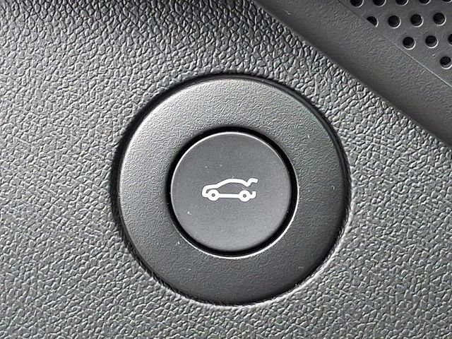 Used 2018 Chevrolet Camaro SS RWD image 23