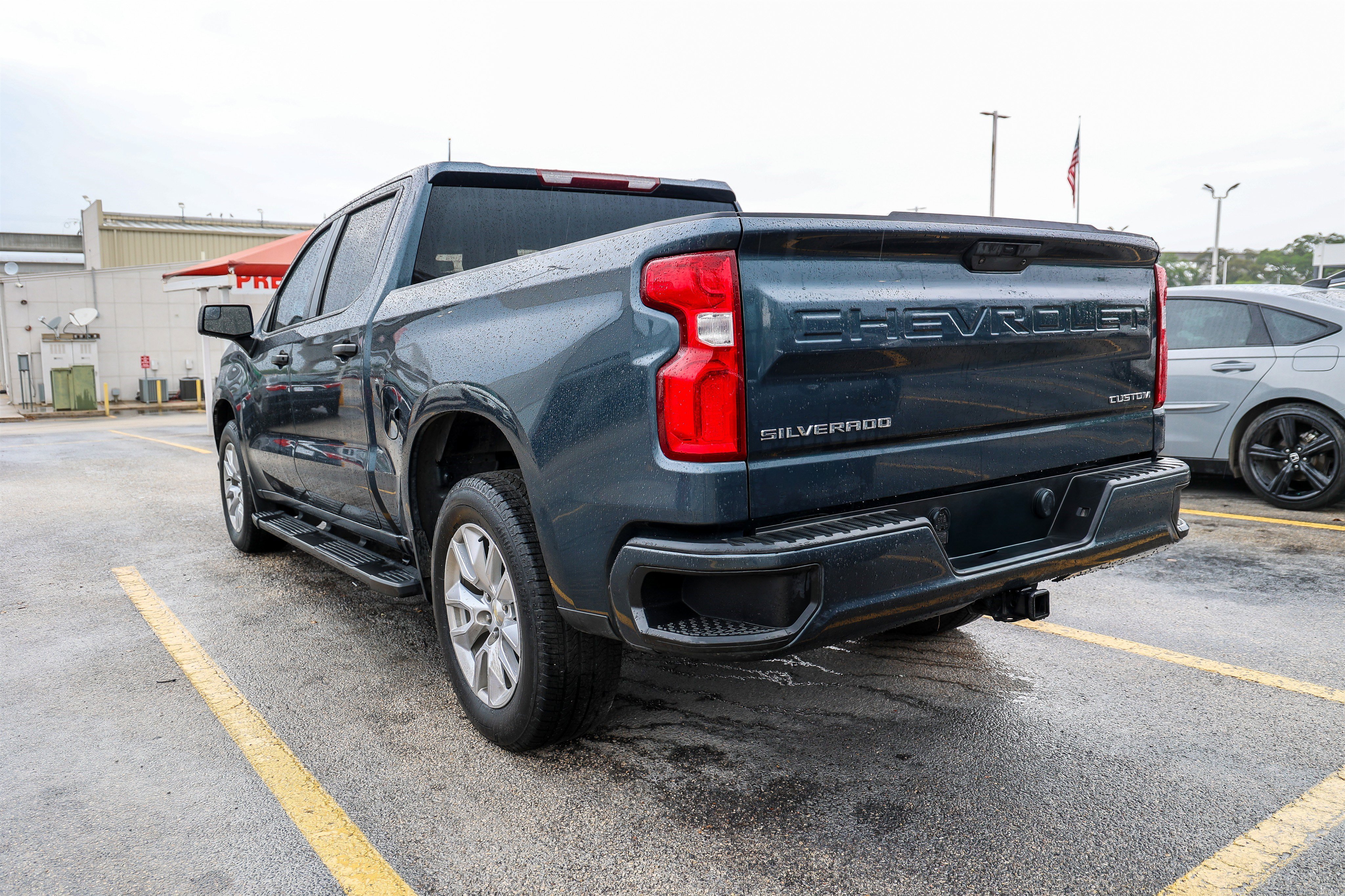Used 2021 Chevrolet Silverado 1500 Custom image 10