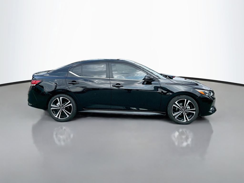 Used 2022 Nissan Sentra SR w/ Lighting Package FWD image 8