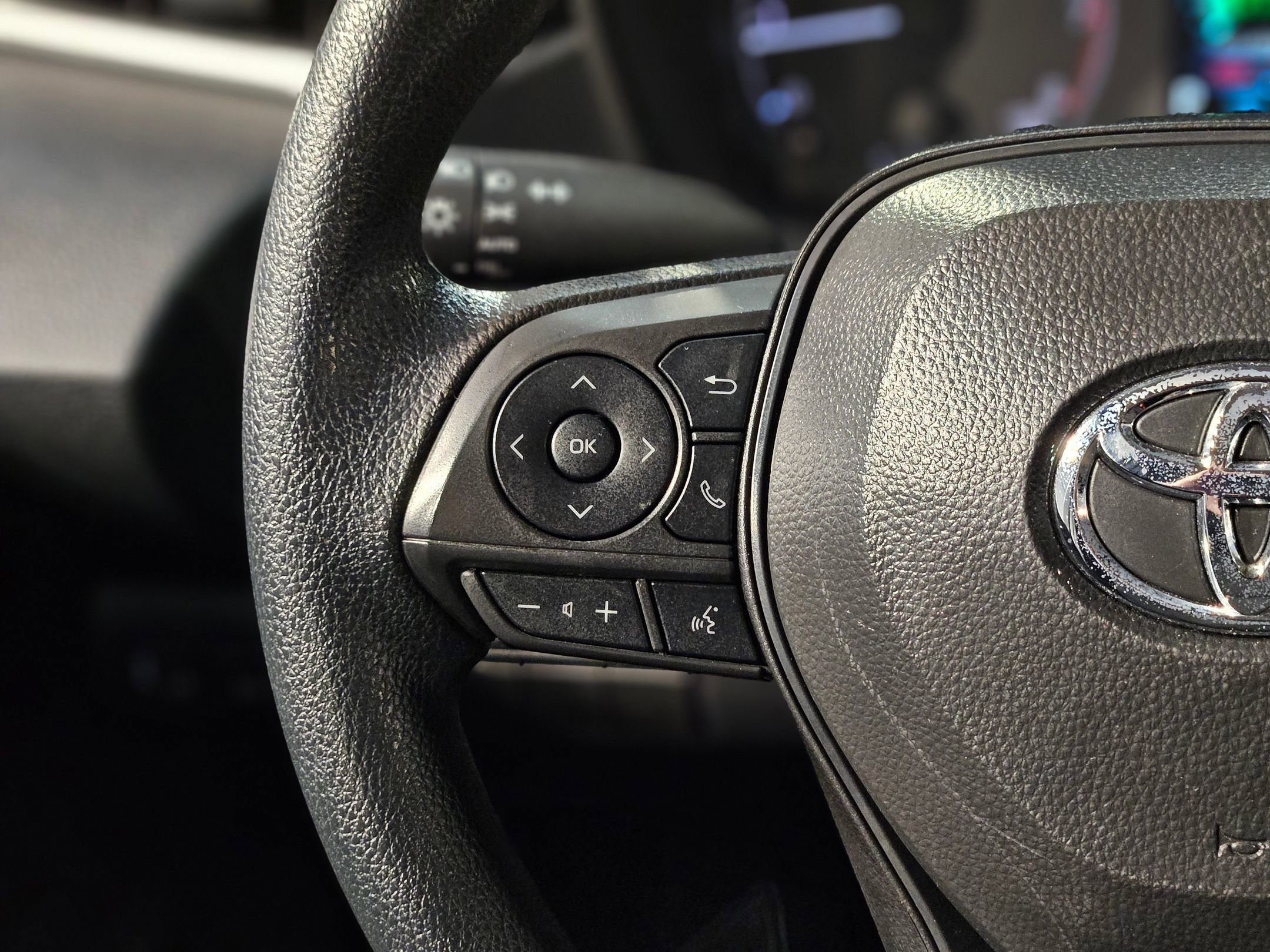 Used 2025 Toyota Corolla LE image 26