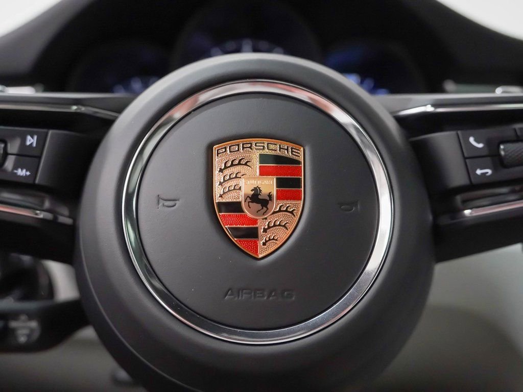 Used 2025 Porsche Macan image 27