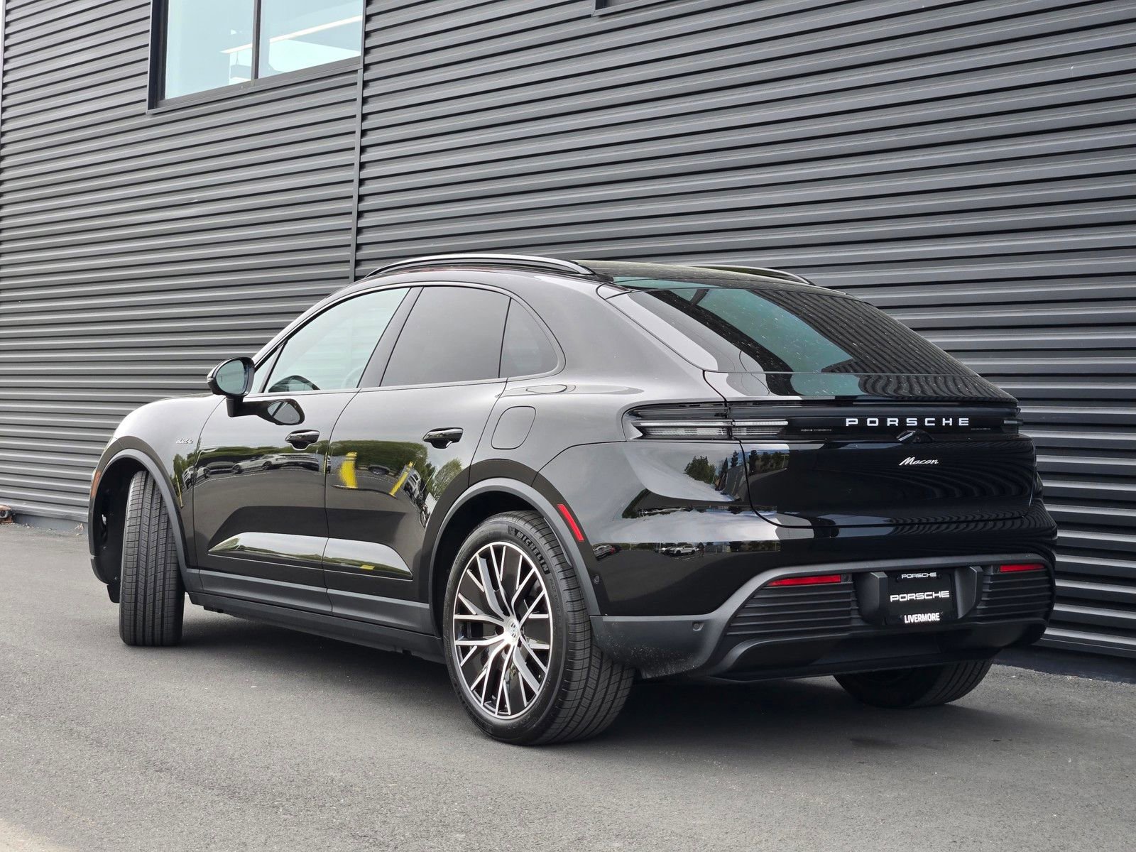 New 2026 Porsche Macan Electric RWD image 3