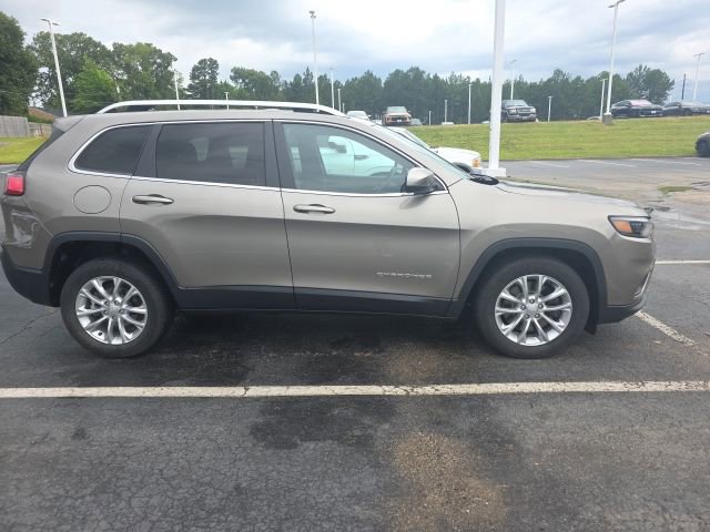 Used 2019 Jeep Cherokee Latitude w/ Popular Appearance Group FWD image 4