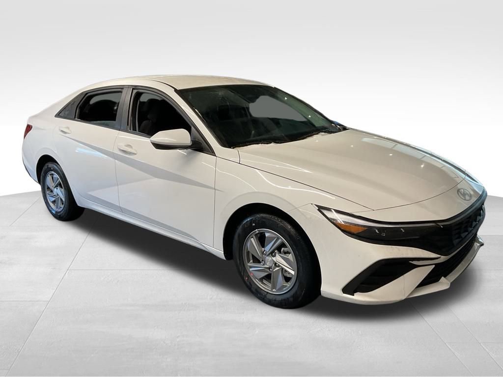 New 2026 Hyundai Elantra SE w/ Cargo Package image 2
