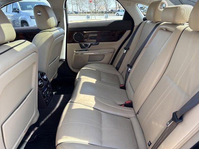 Used 2018 Jaguar XJ R-Sport RWD image 14