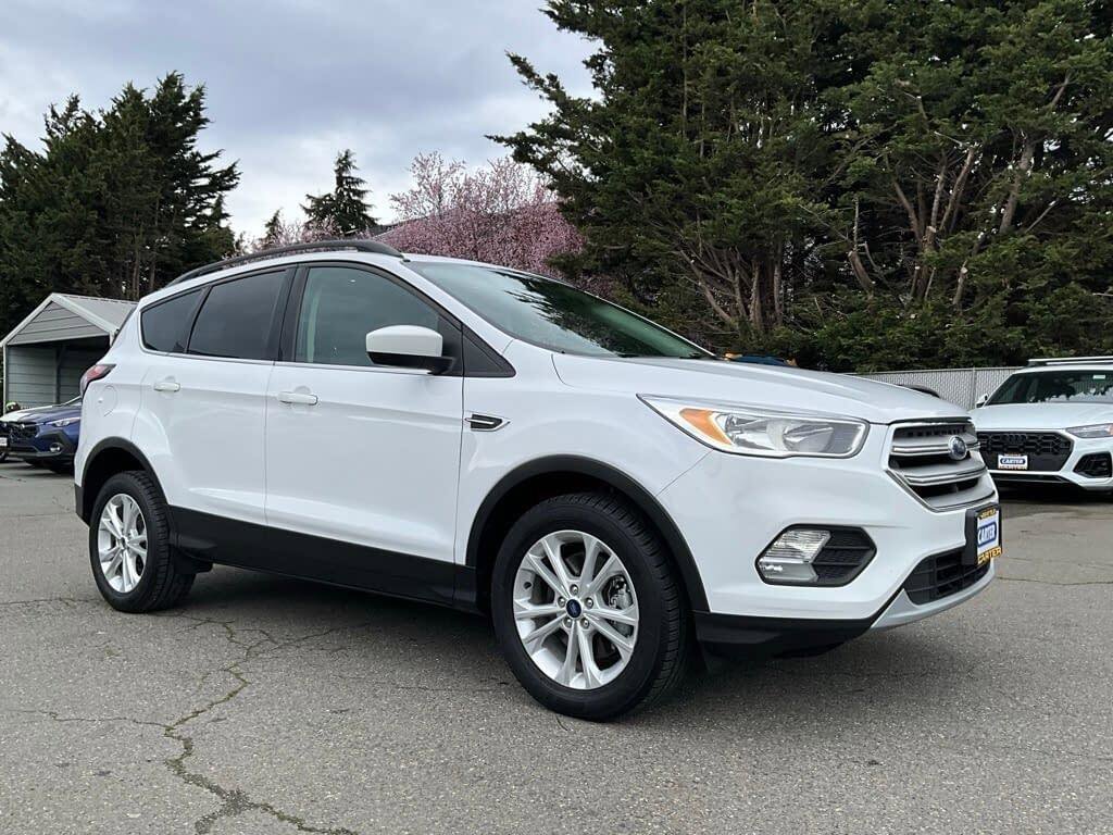 Used 2018 Ford Escape SE image 2