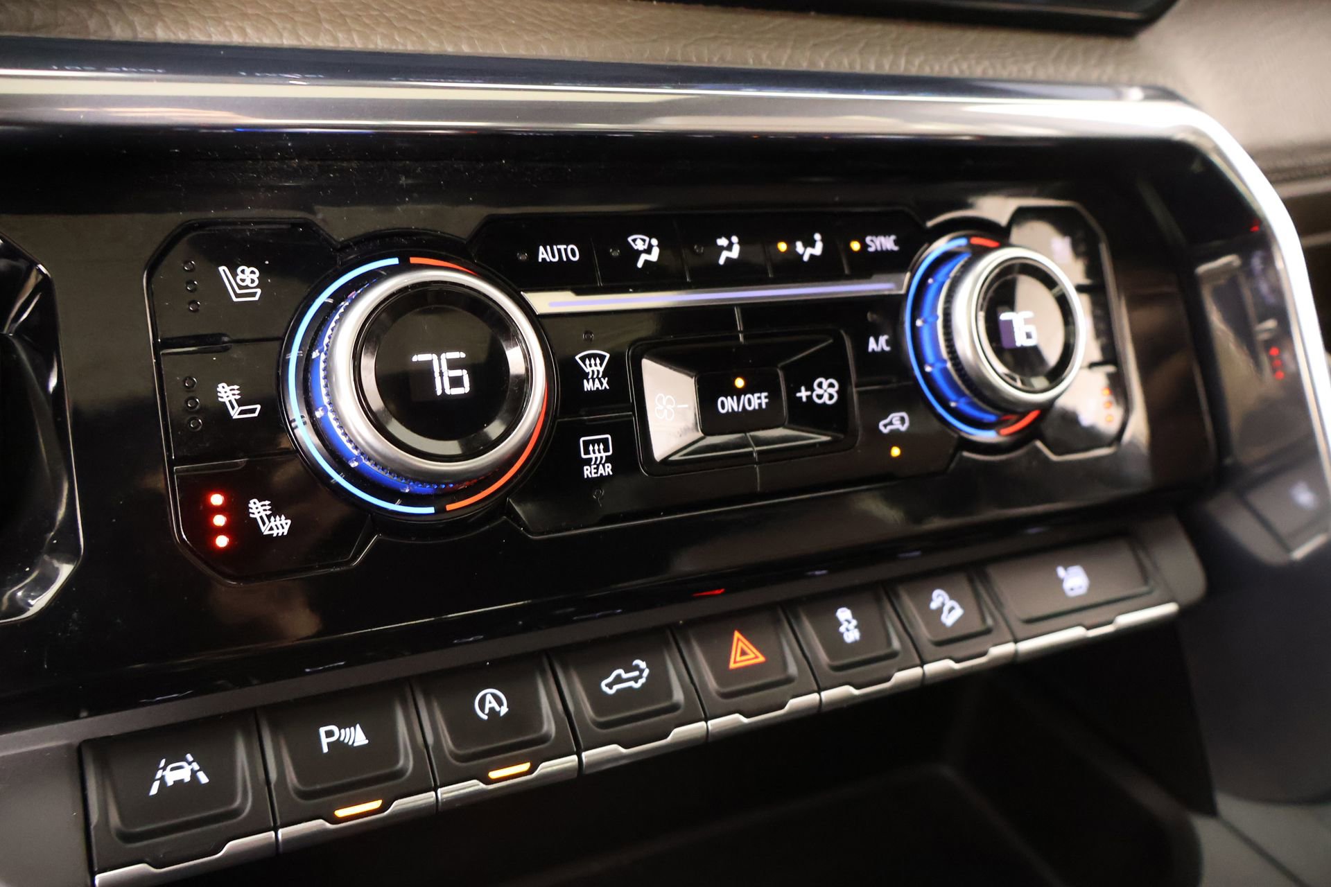 Used 2024 GMC Sierra 1500 Denali w/ Denali Reserve Package image 8