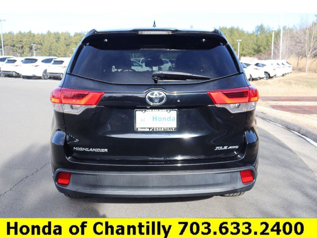 Used 2017 Toyota Highlander XLE image 6