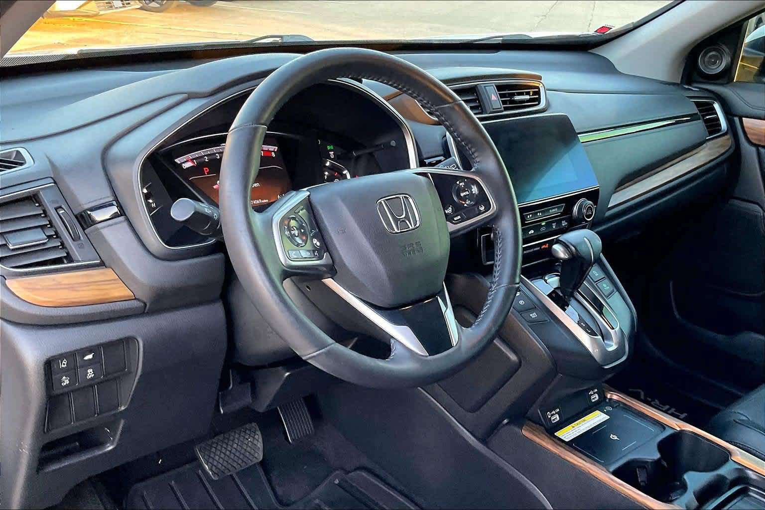 Used 2020 Honda CR-V Touring image 2