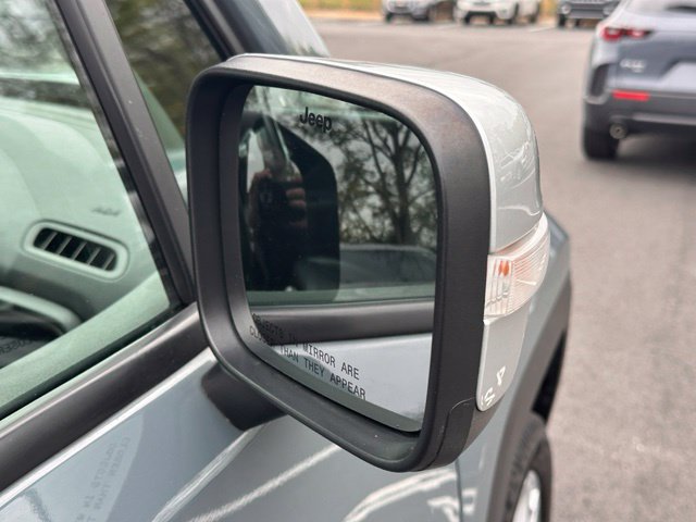 Used 2017 Jeep Renegade Limited AWD/4WD image 12
