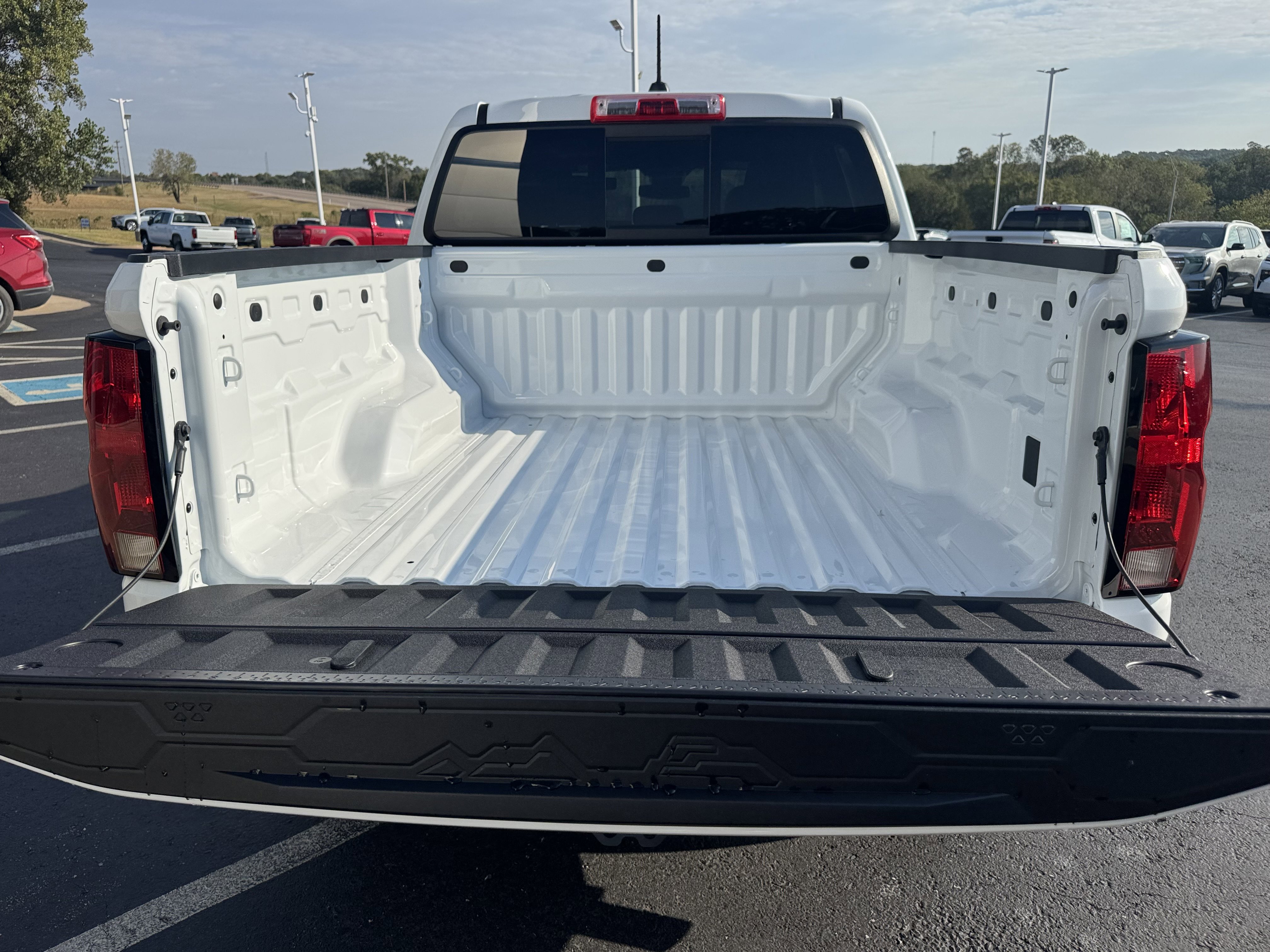 New 2026 Chevrolet Colorado W/T image 7