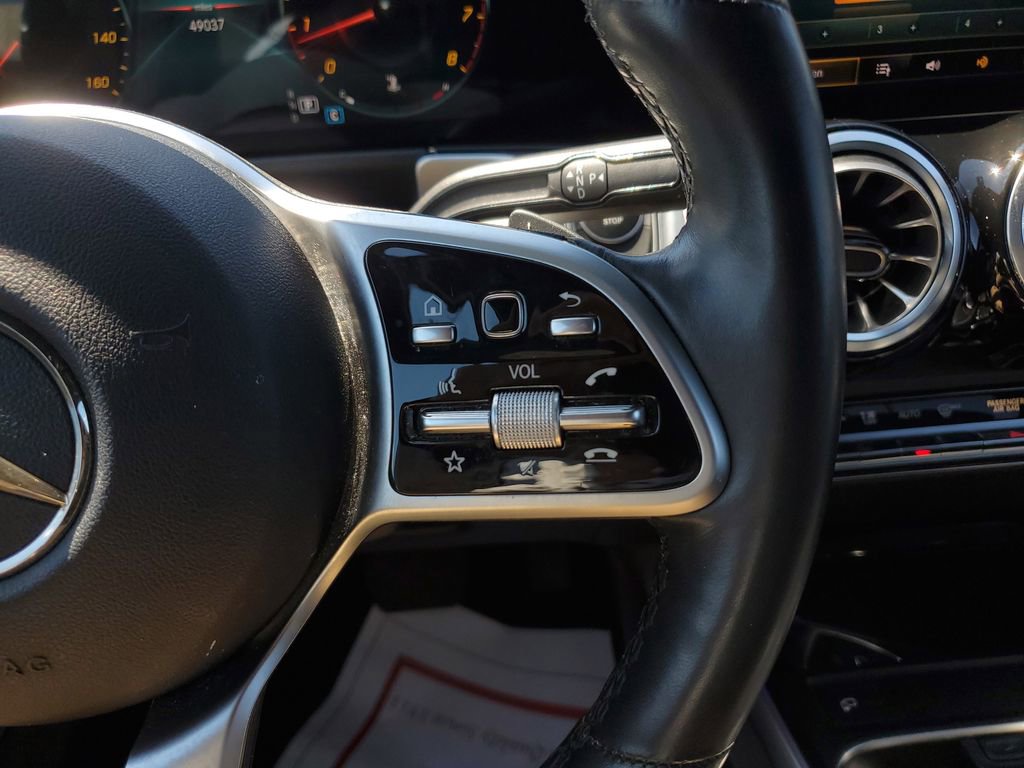 Used 2022 Mercedes-Benz GLB 250 4MATIC w/ Premium Package Lite image 24