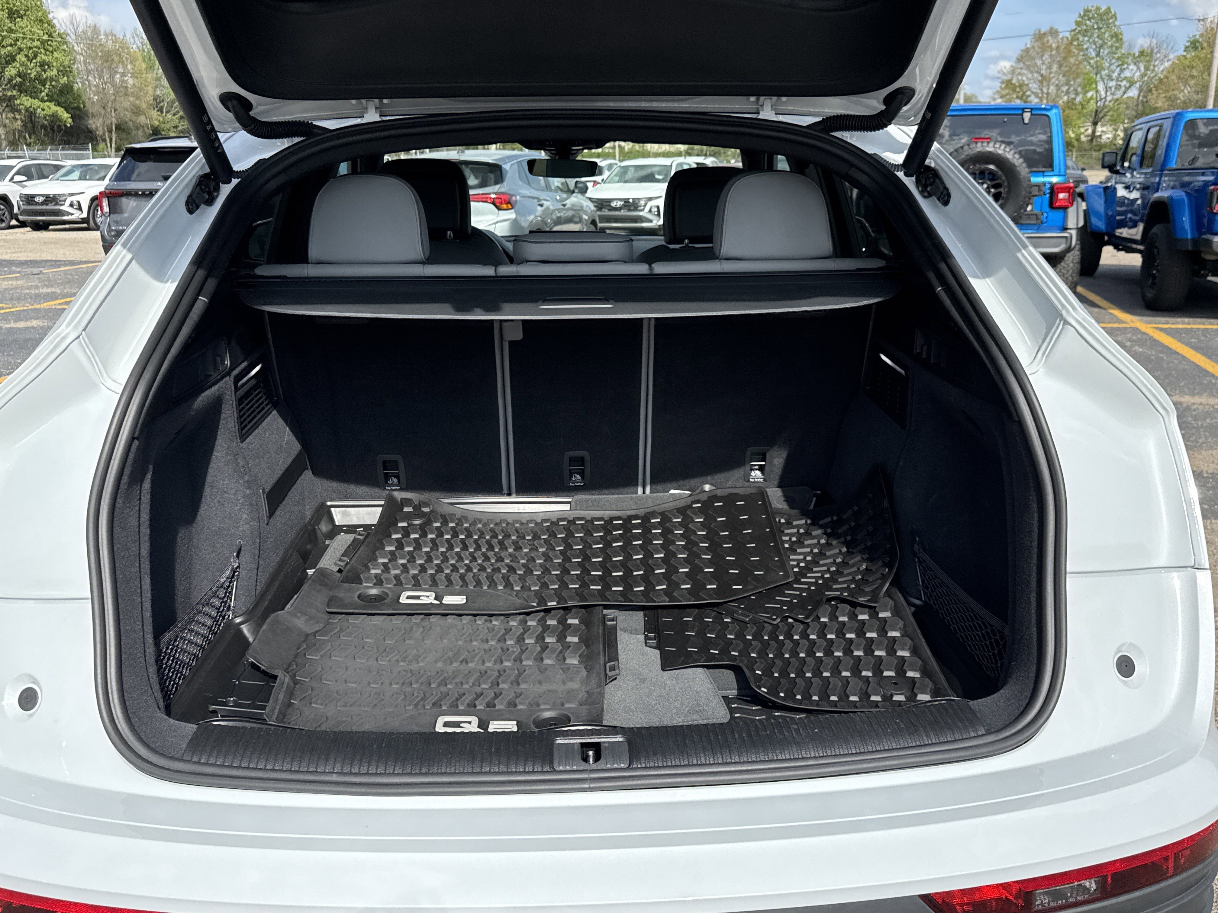 Used 2023 Audi Q5 2.0T Premium Plus w/ Premium Plus Package image 9