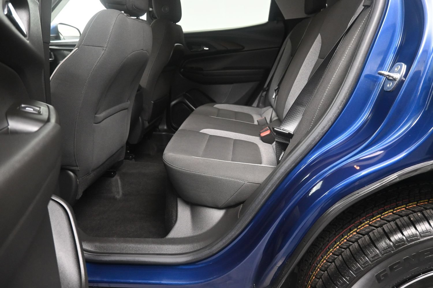 Used 2023 Chevrolet TrailBlazer LT AWD/4WD image 17