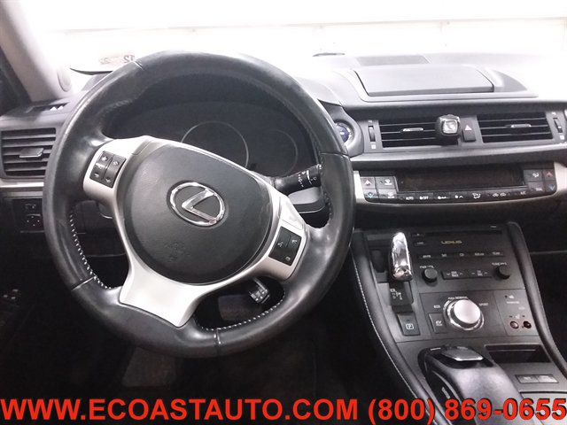 Used 2011 Lexus CT 200h Premium w/ Premium Audio Pkg FWD image 11