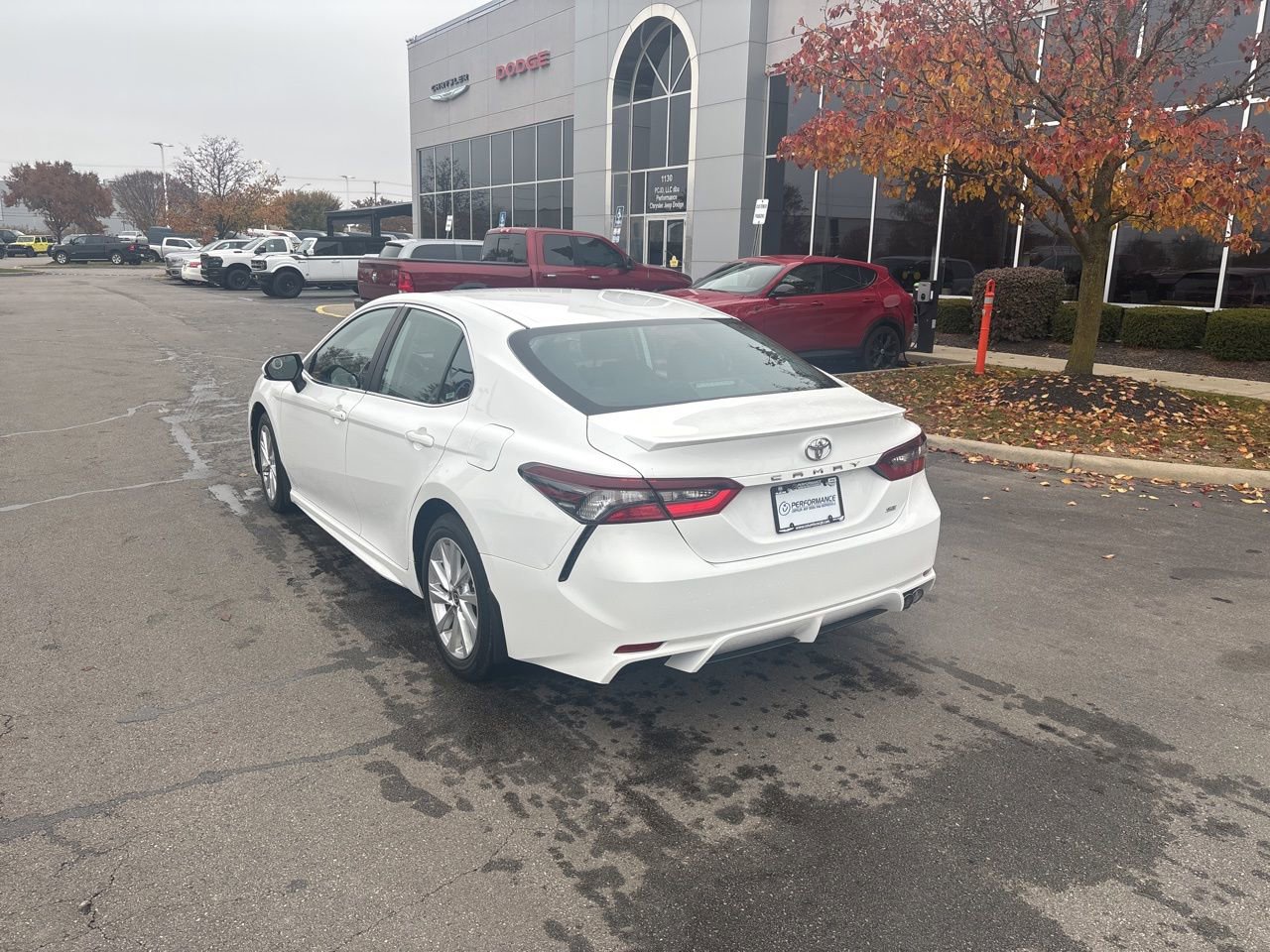 Used 2023 Toyota Camry SE image 5