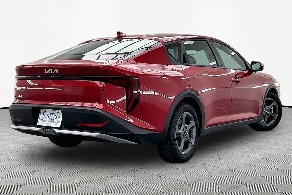 Used 2025 Kia K4 LXS image 2