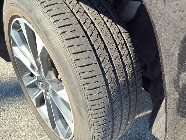 Used 2023 Jeep Grand Cherokee Overland w/ Luxury Tech Group IV image 21