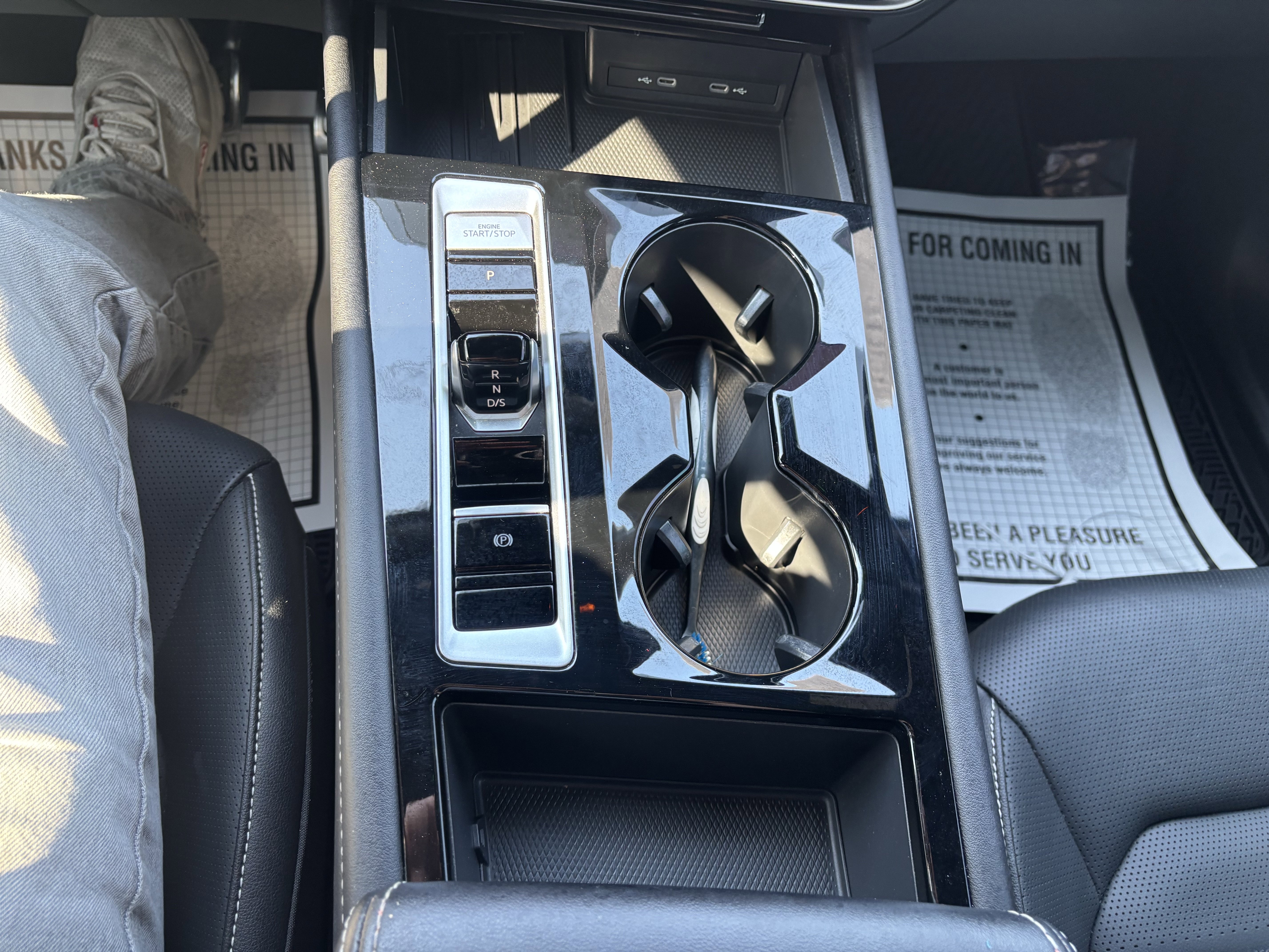 Used 2025 Volkswagen Atlas Cross Sport SEL R-Line image 35