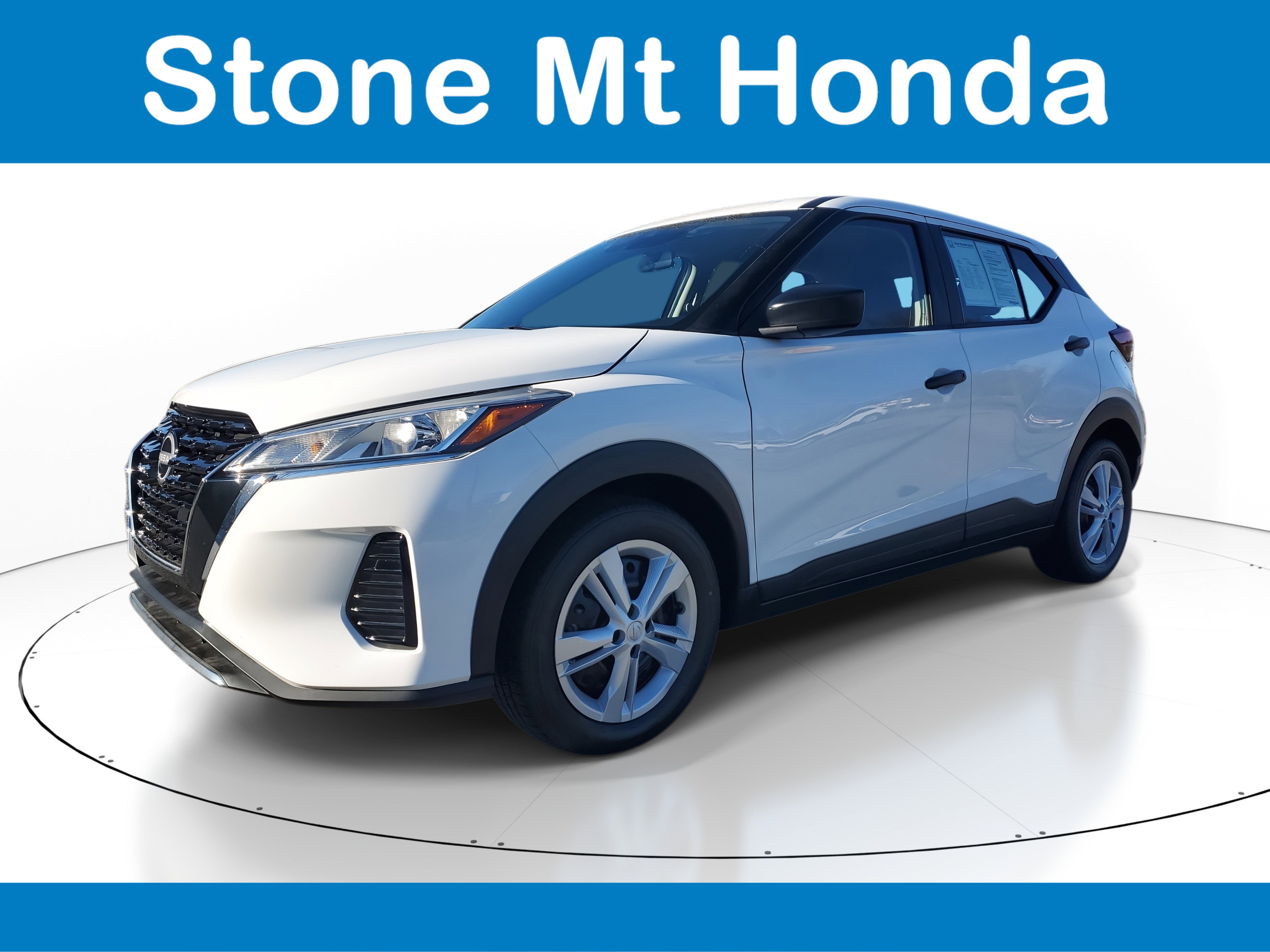 Used 2022 Nissan Kicks S image 3