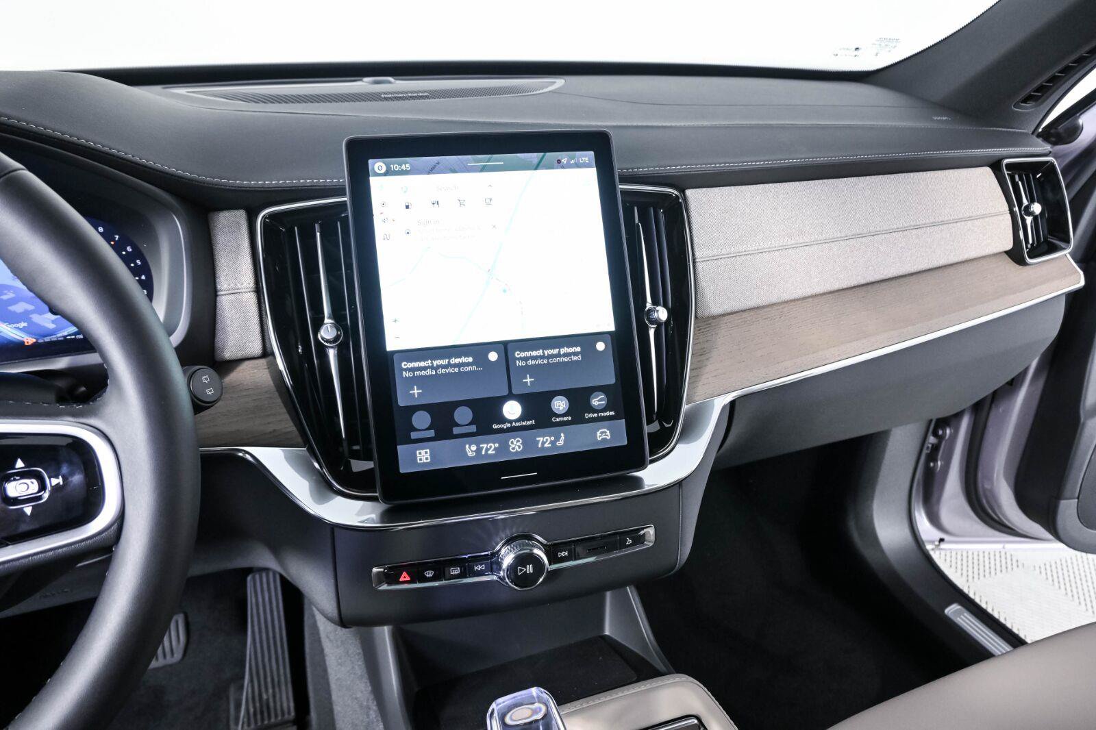 New 2026 Volvo XC90 B6 Plus w/ Protection Package Premier AWD/4WD image 13