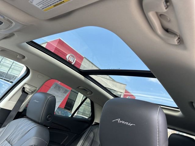 Used 2021 Buick Envision Avenir image 24