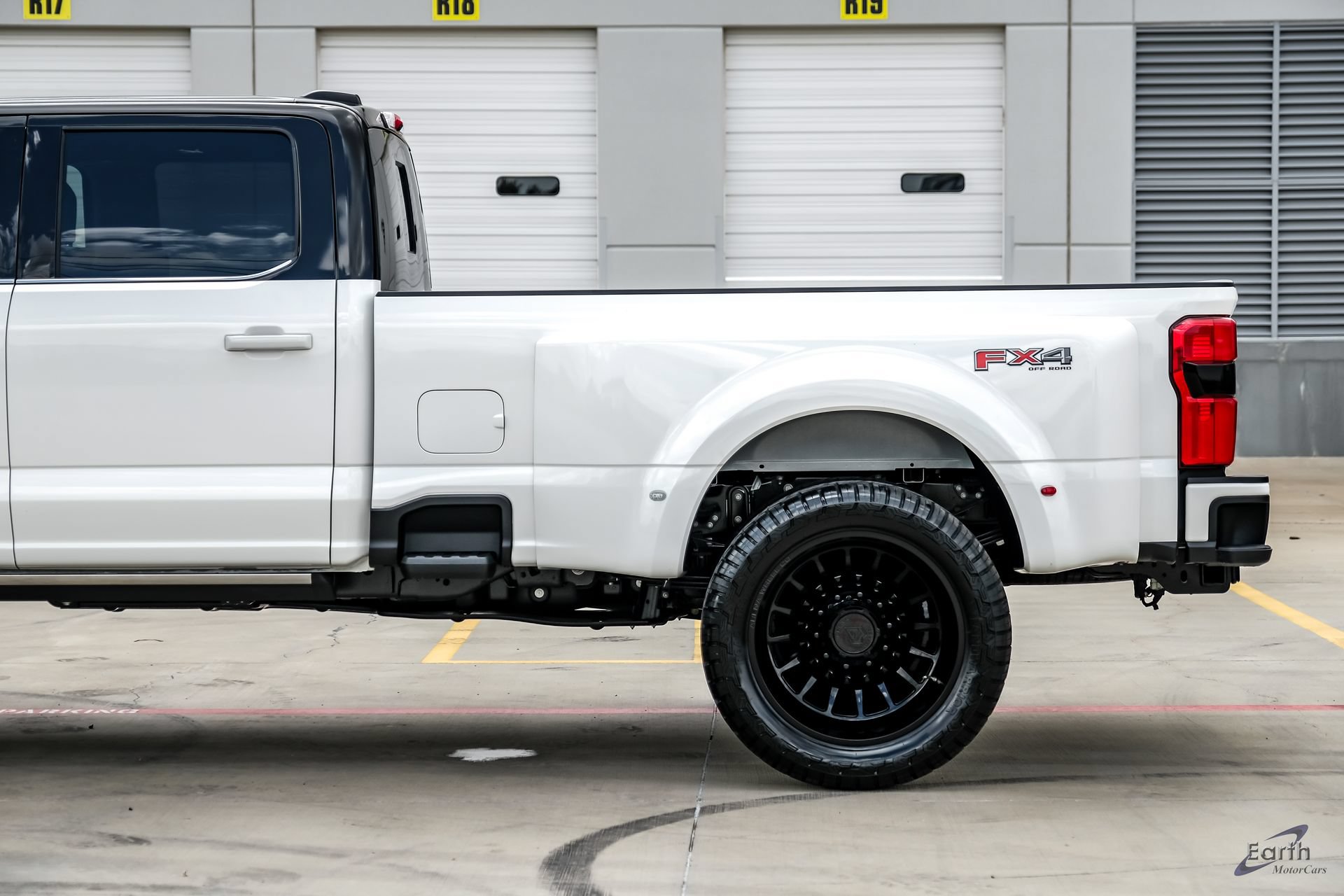Used 2026 Ford F450 Platinum w/ Platinum Plus Package AWD/4WD image 9