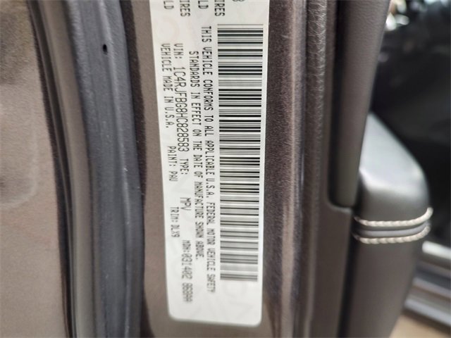 Used 2017 Jeep Grand Cherokee Limited w/ Luxury Group II image 37