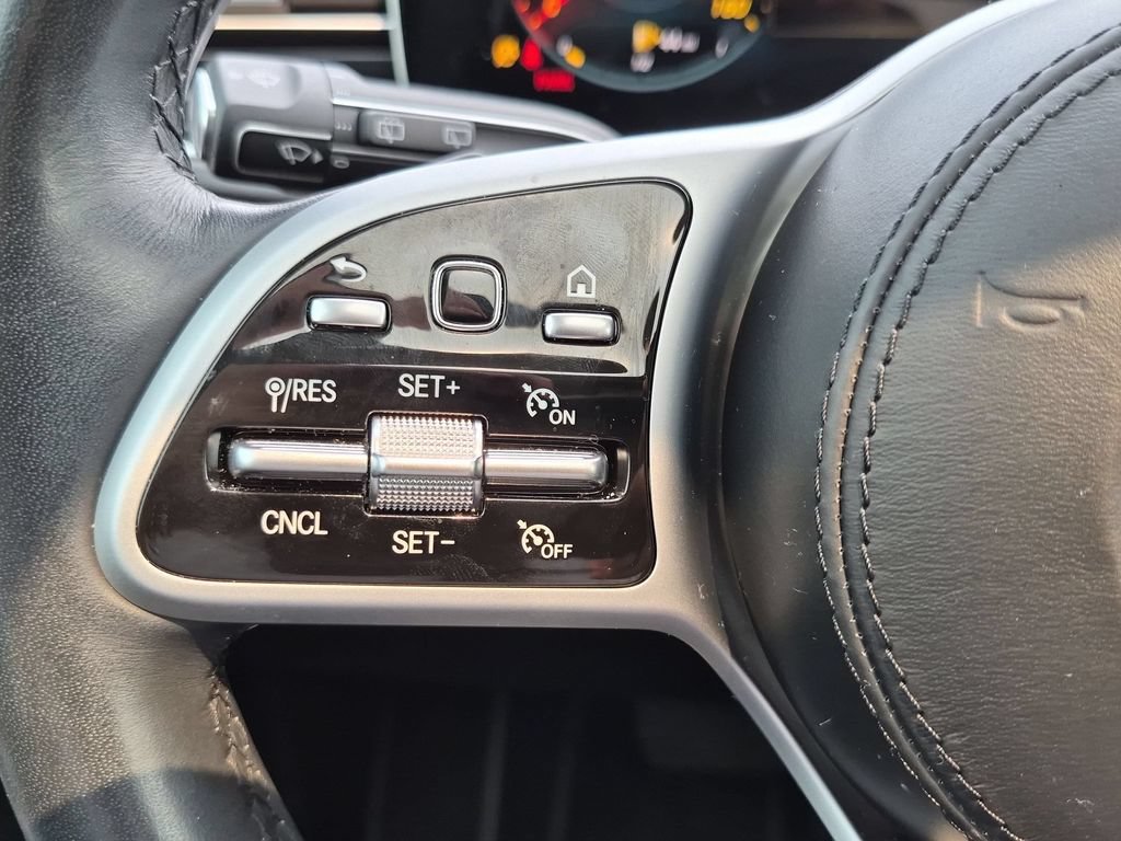 Used 2020 Mercedes-Benz GLE 450 4MATIC w/ MBUX Technology Package image 19