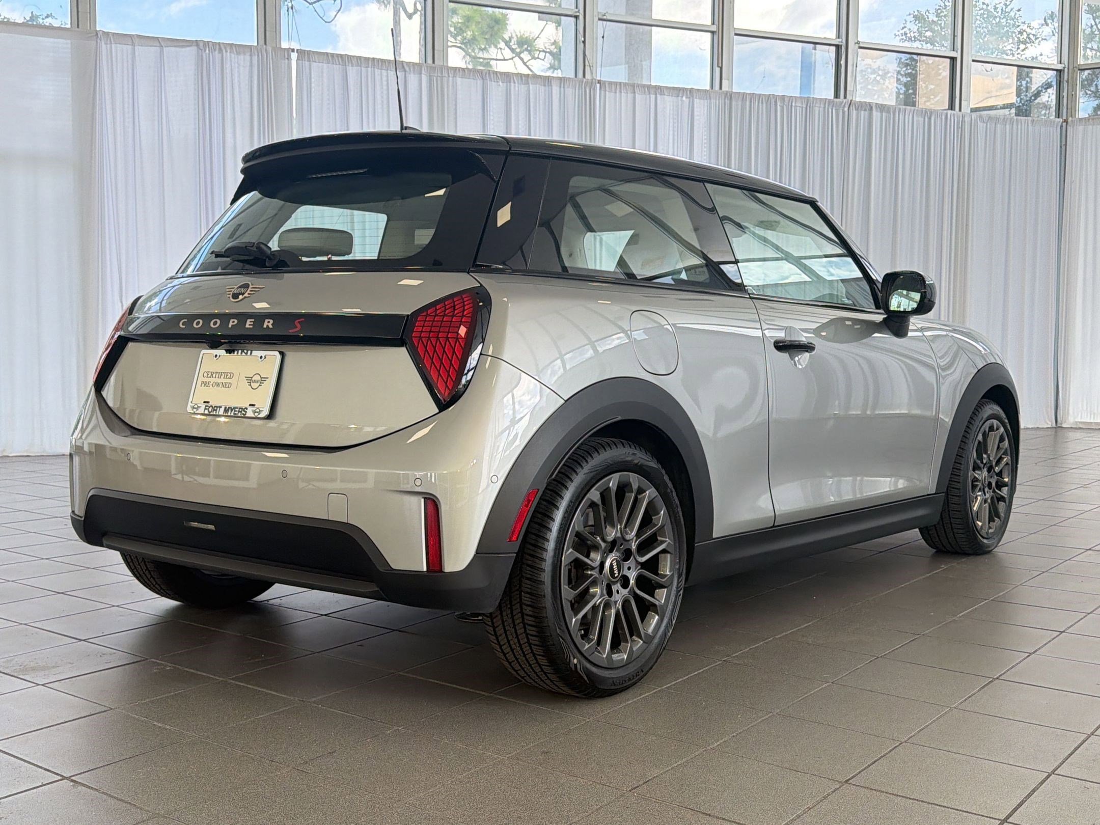 Certified 2025 MINI Cooper S image 9