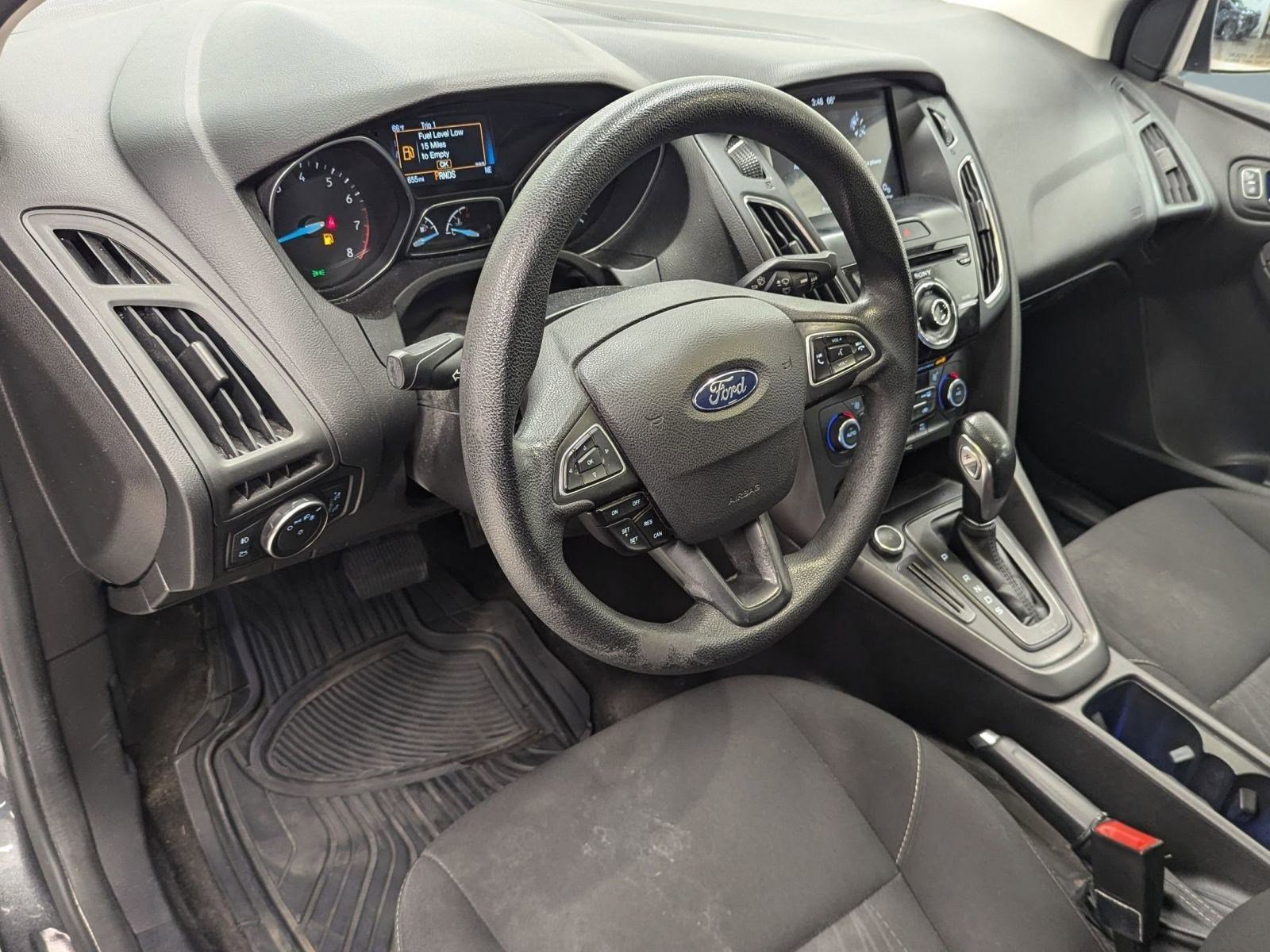 Used 2017 Ford Focus SEL image 3