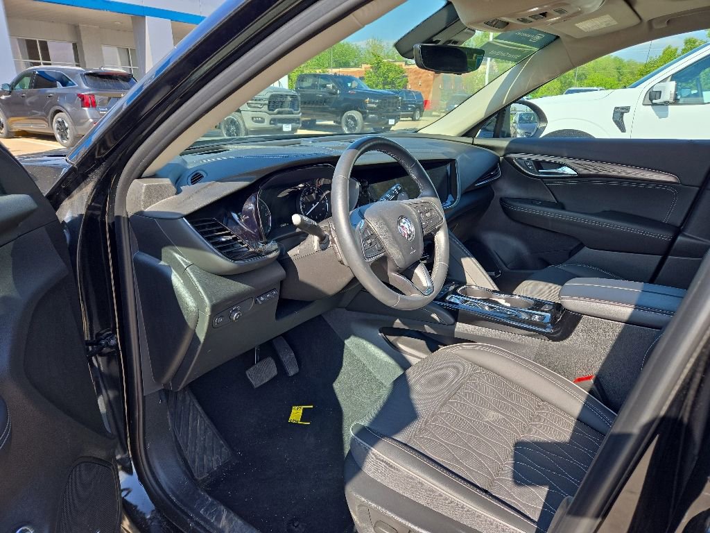 Used 2023 Buick Envision Avenir AWD/4WD image 9