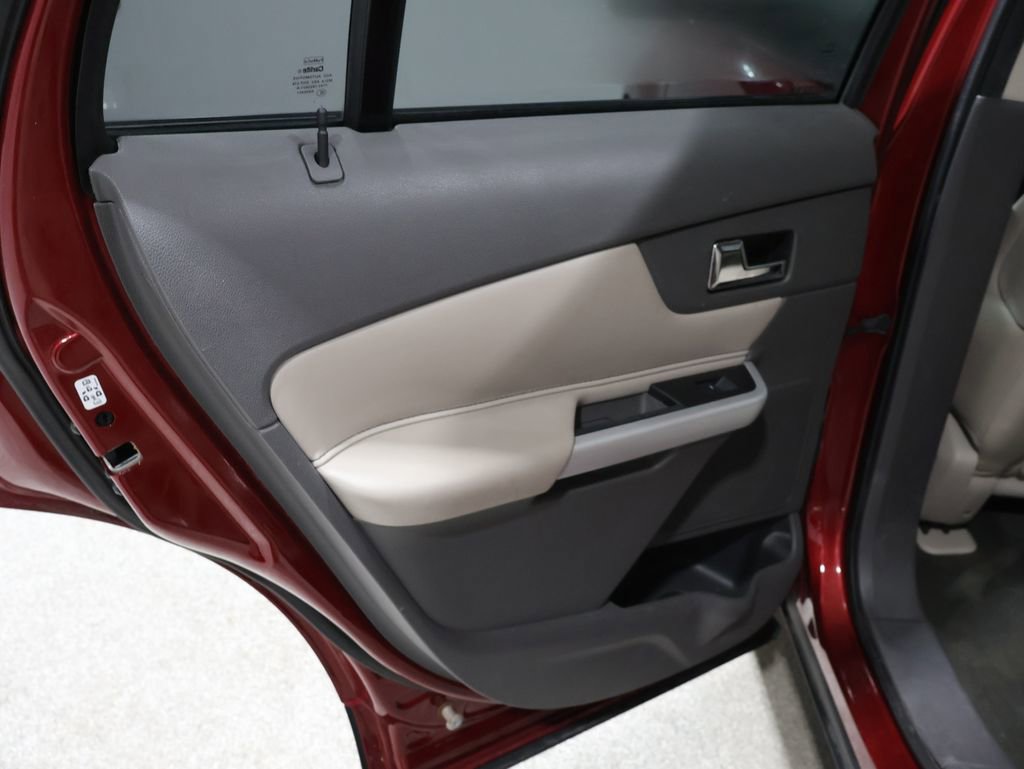 Used 2013 Ford Edge SEL image 18