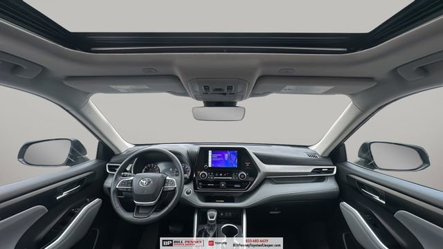 Used 2025 Toyota Highlander XLE image 10