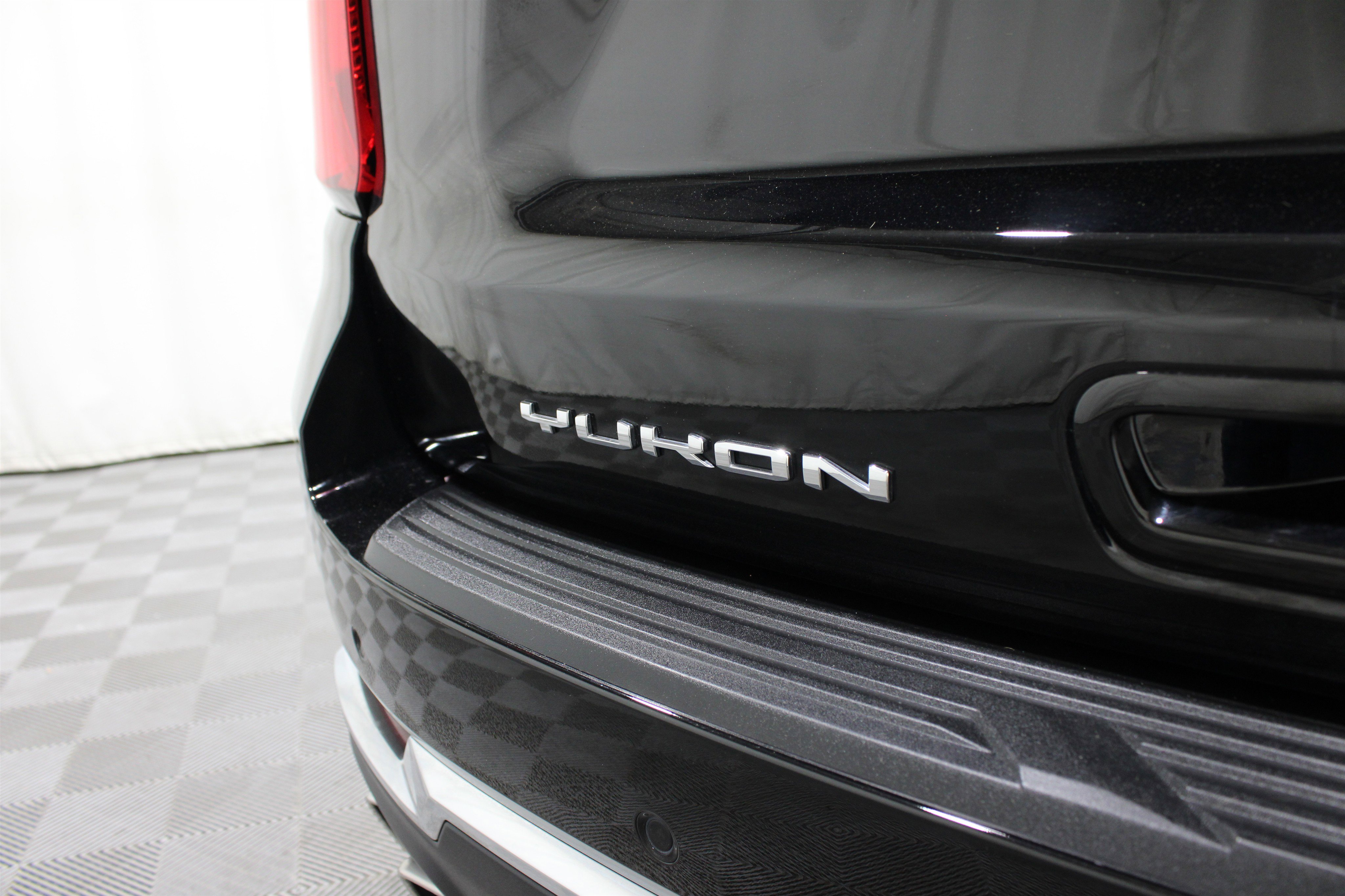 Used 2025 GMC Yukon Denali w/ Denali Reserve Package image 31