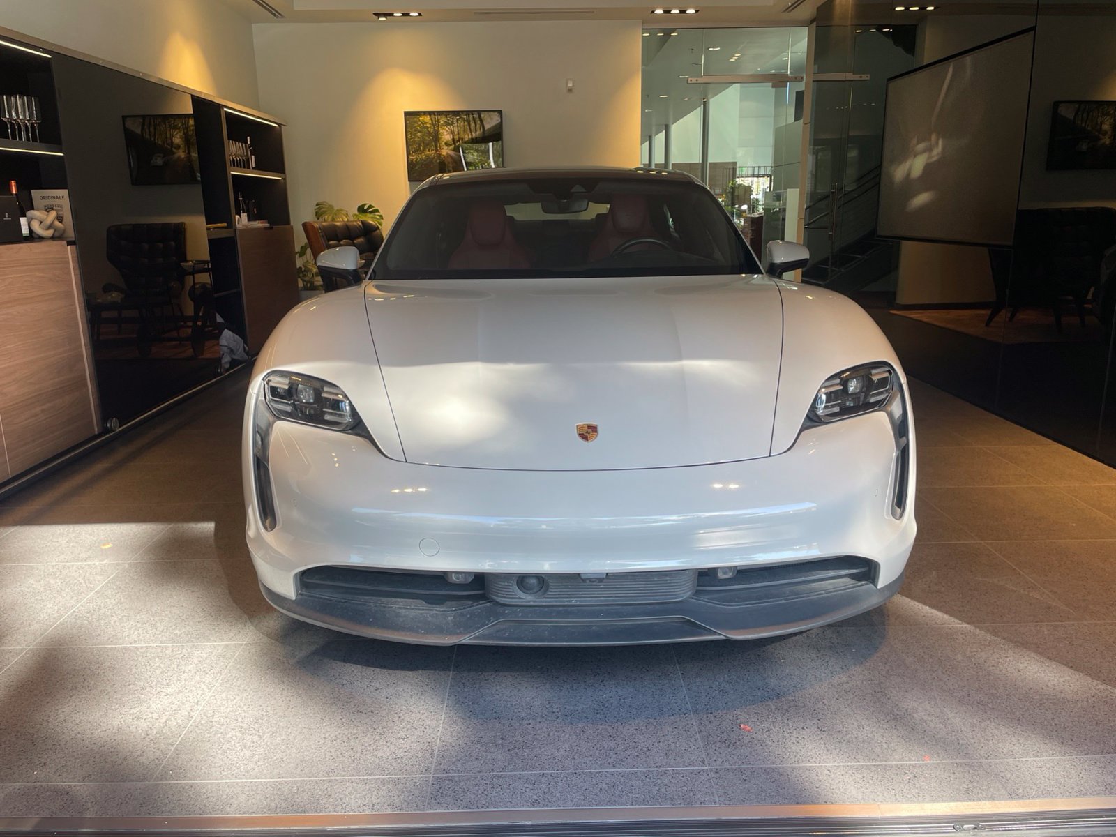 Used 2023 Porsche Taycan RWD image 1