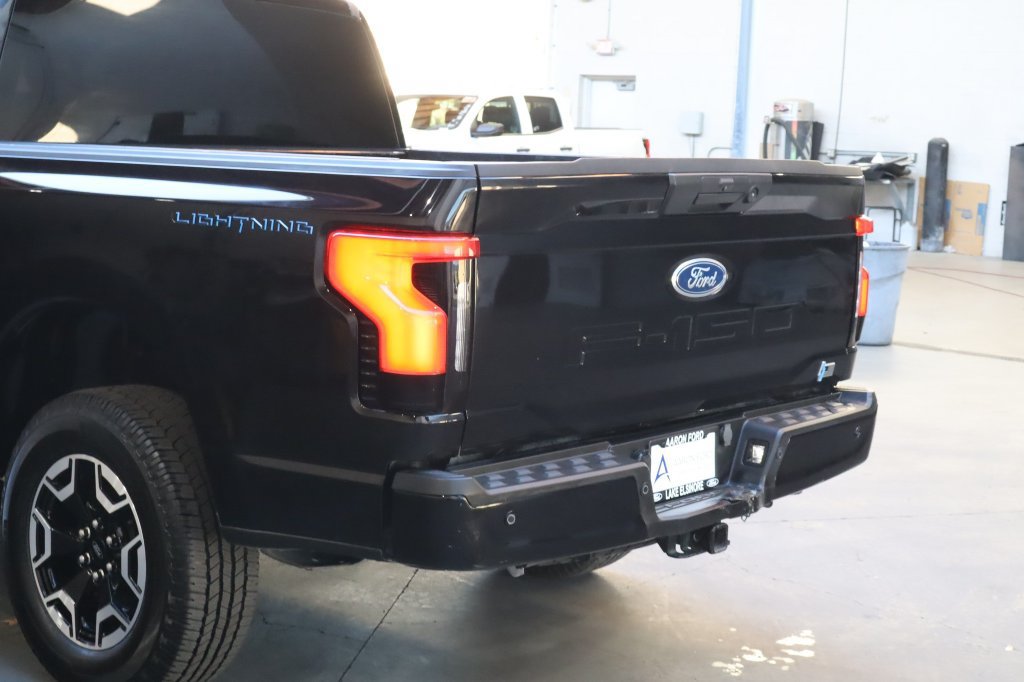 Used 2023 Ford F150 Lightning XLT AWD/4WD image 8