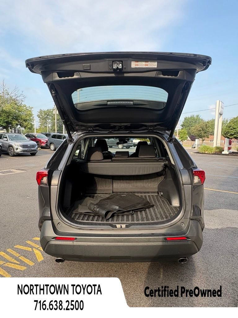 Used 2020 Toyota RAV4 XLE w/ Convenience Package AWD/4WD image 9