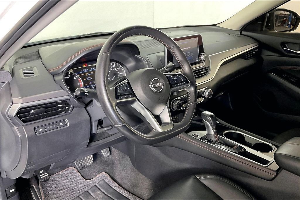 Used 2023 Nissan Altima 2.5 SR FWD image 17