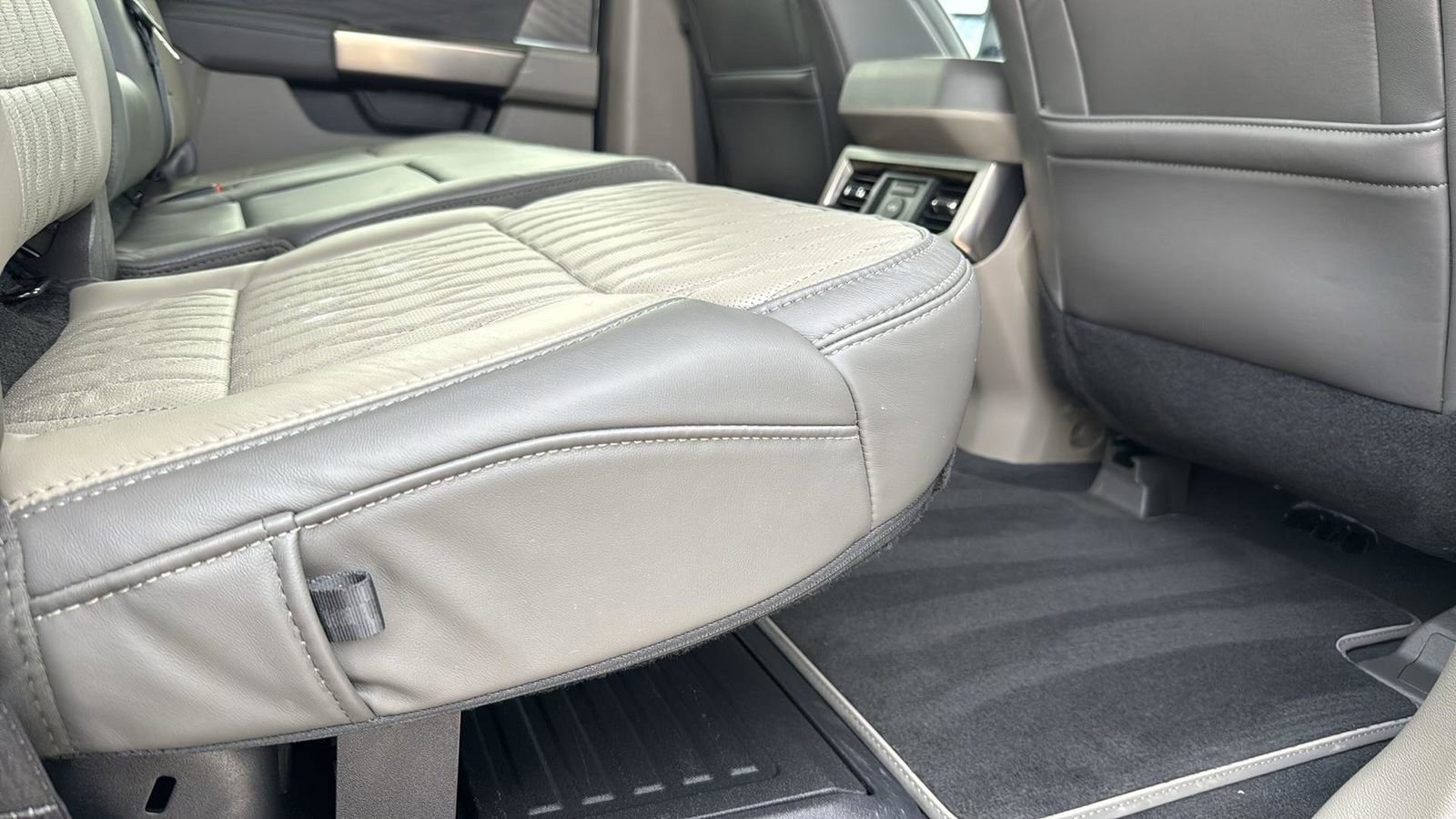 Used 2026 Ford F350 Platinum w/ Platinum Plus Package image 27