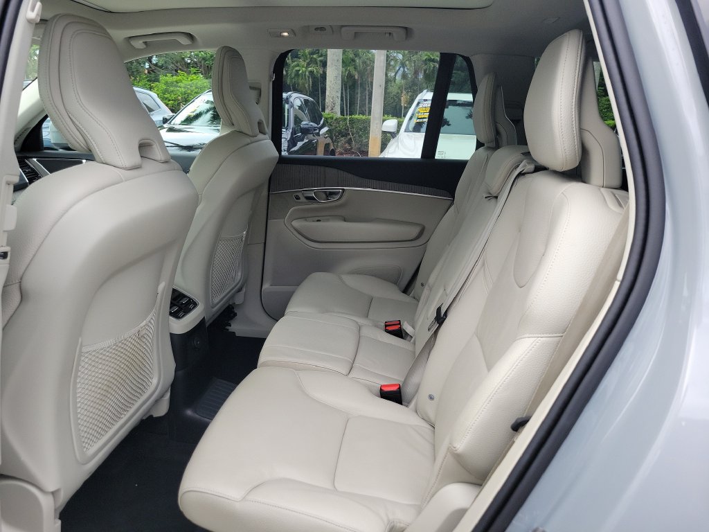 Certified 2025 Volvo XC90 T8 Plus w/ Protection Package Premier AWD/4WD image 16