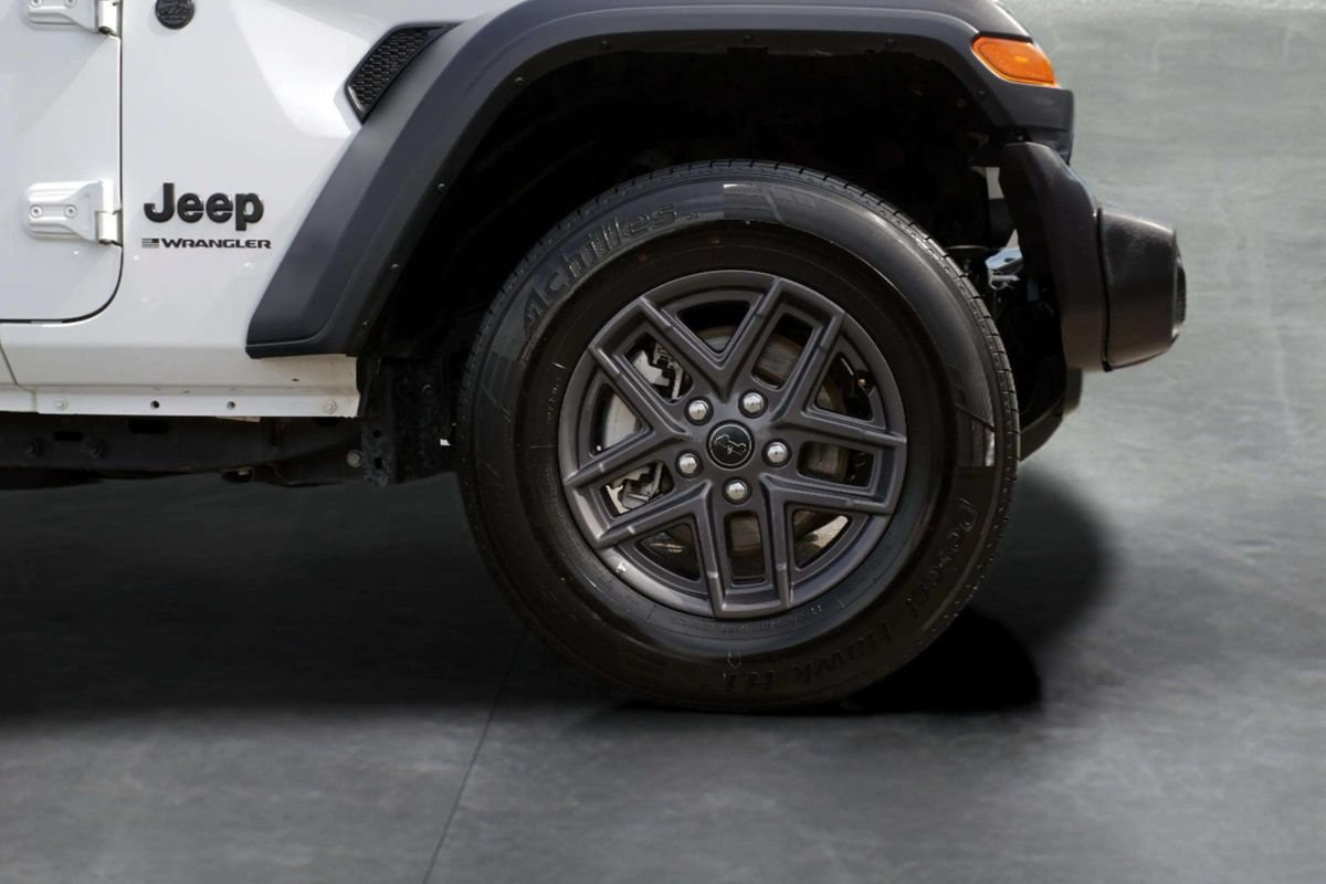 Used 2025 Jeep Wrangler Unlimited Sport AWD/4WD image 9