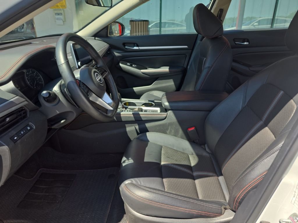 Used 2025 Nissan Altima 2.5 SR image 10