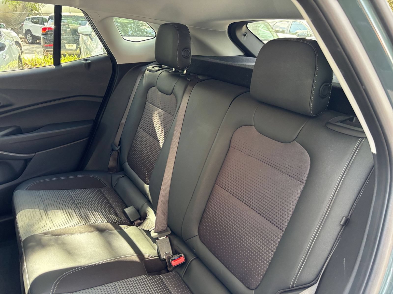 Used 2025 Chevrolet Trax LT FWD image 36