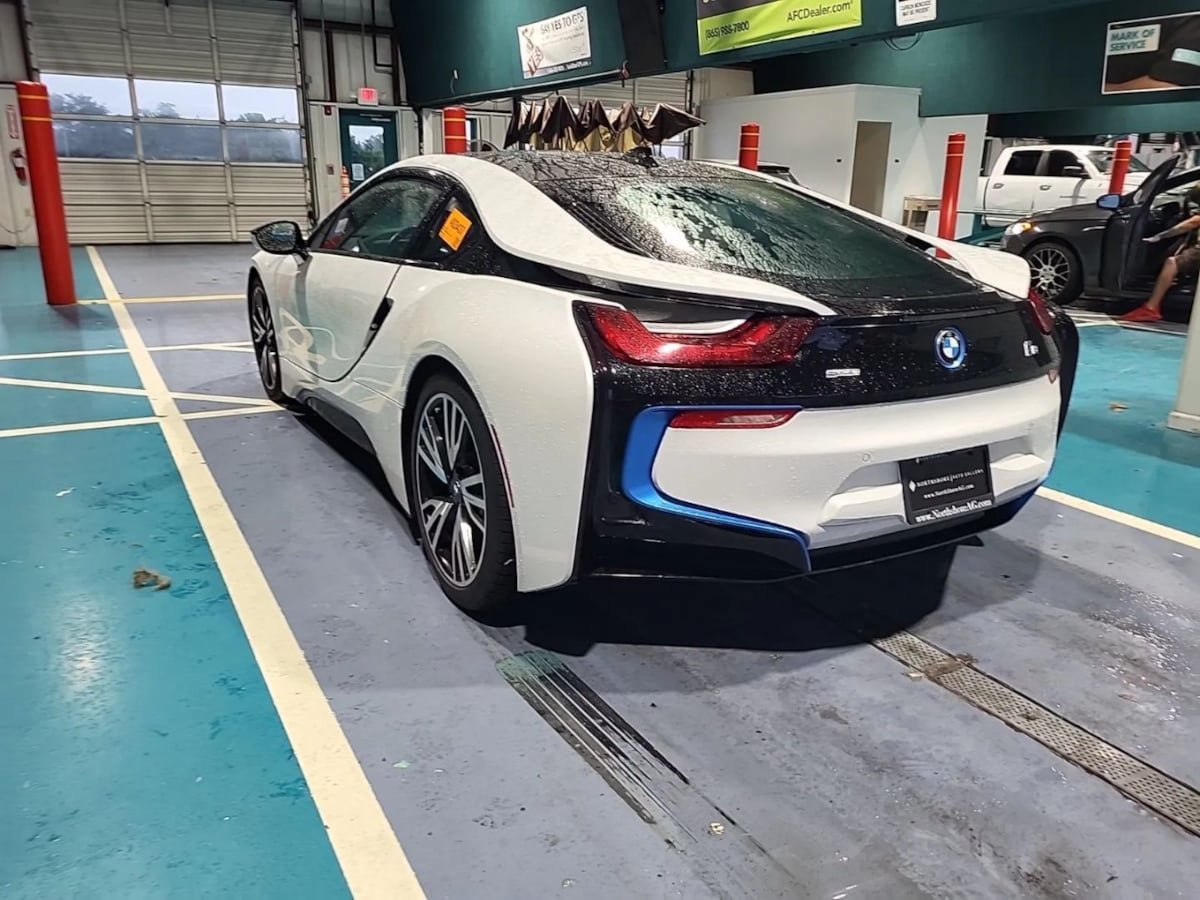 Used 2016 BMW i8 AWD/4WD image 8