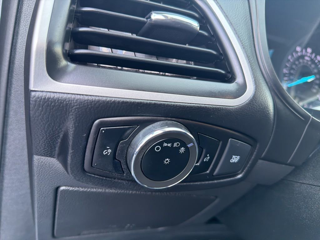 Used 2024 Ford Edge SEL image 25